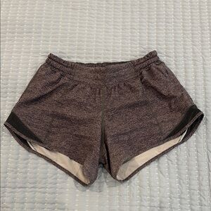 Lululemon Hotty Hot Low-Rise Lined
Short 4"